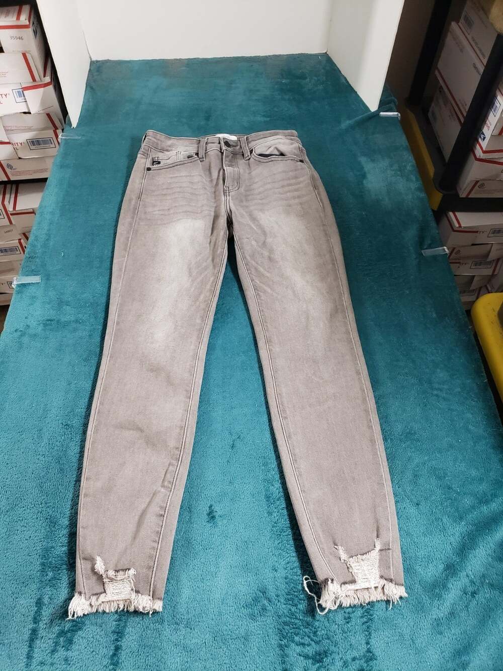 Kancan Jeans Size 5 Womens Gray Pants Denim Ladies Mid Rise Fray Hem Ankle